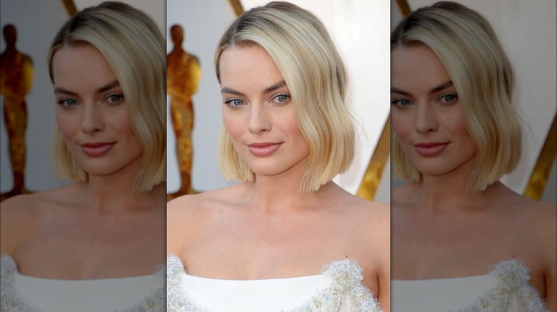 Margot Robbie posant pour une photo