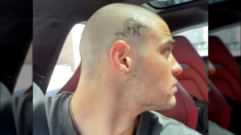 Capture d'écran du tatouage de la tête de Noah Centineo