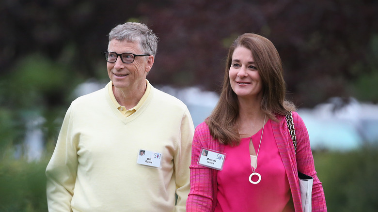 Bill et Melinda Gates se promènent