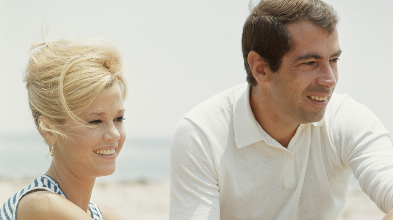 Jane Fonda et Roger Vadim souriants