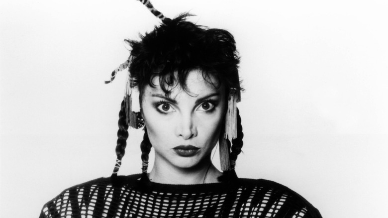 Toni Basil posant