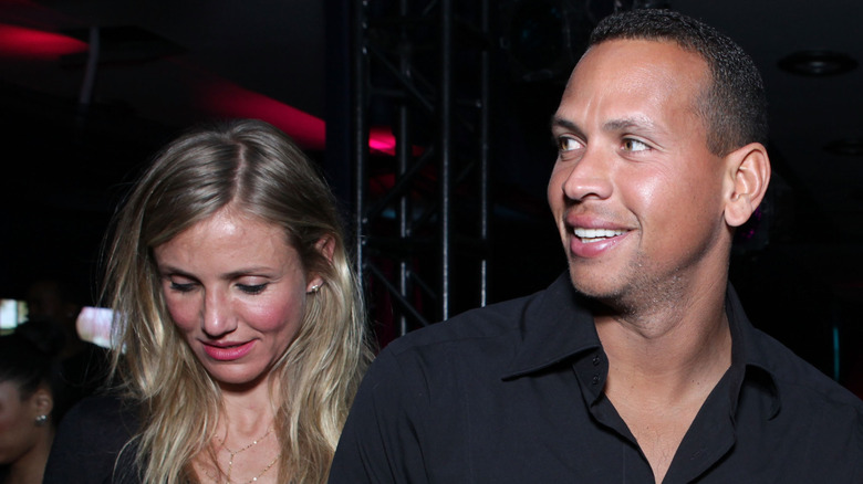 Alex Rodriguez et Cameron Diaz debout ensemble