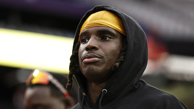 Tyreek Hill regarde vers l'avenir