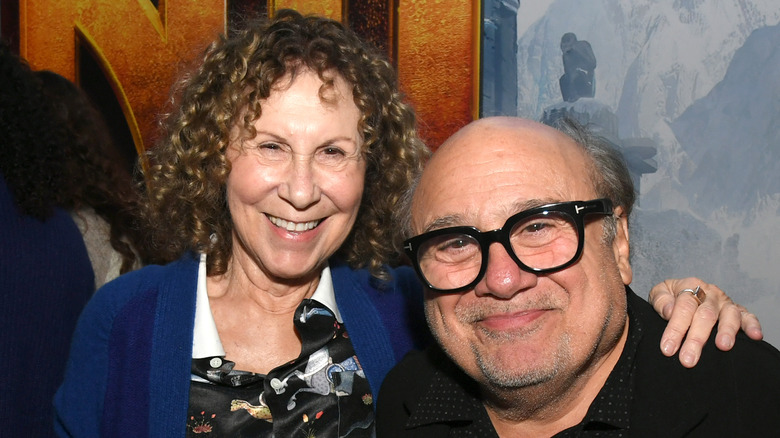 Pourquoi Danny Devito et Rhea Perlman sont toujours mariés des années après leur séparation