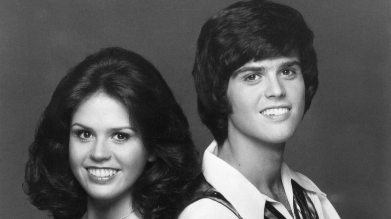 Donny et Marie Osmond en noir et blanc