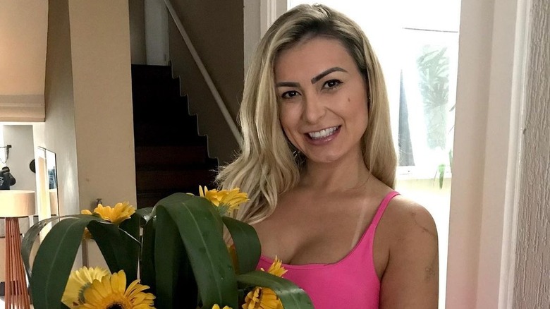 Andressa Urach souriante