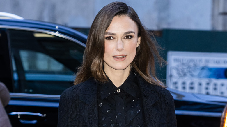 Keira Knightley marche