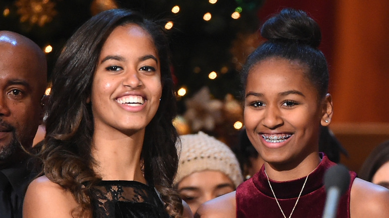 Malia et Sasha Obama montrent leurs looks les plus audacieux à ce jour sur de nouvelles photos de fin de soirée