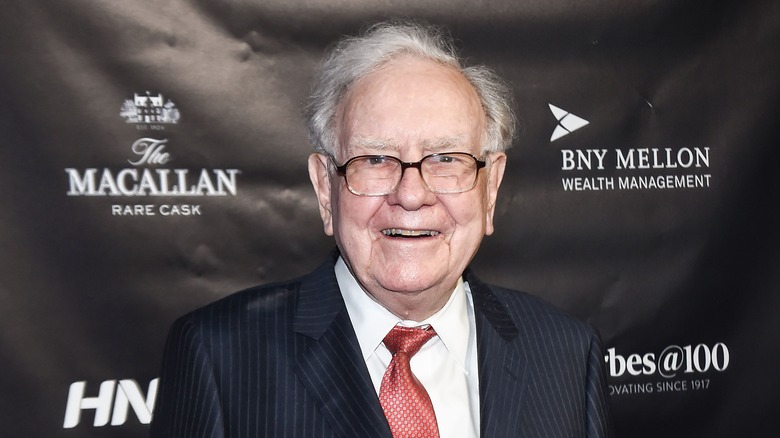 Warren Buffett souriant