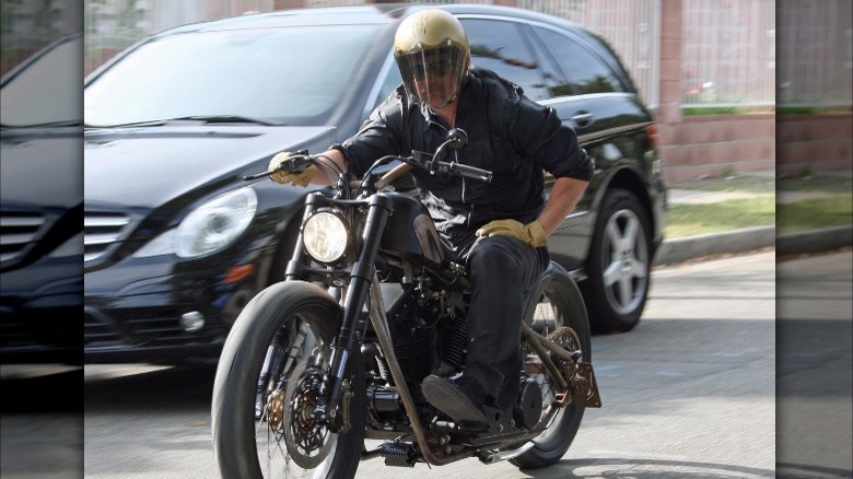 Brad Pitt en moto