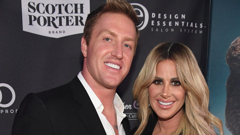 Kroy Biermann et Kim Zolciak souriants