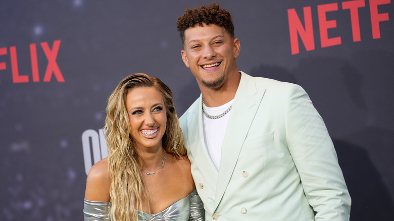 Patrick et Brittany Mahomes souriants