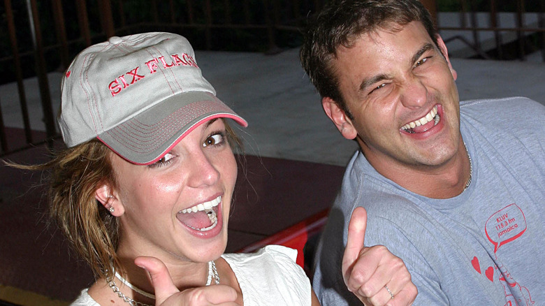 Britney Spears et Bryan Spears rient