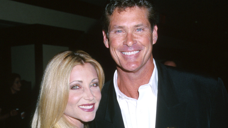 David Hasselhoff et Pamela Bach souriants