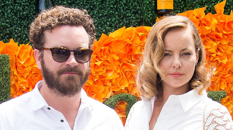 Danny Masterson et Bijou Phillips vêtus de blanc