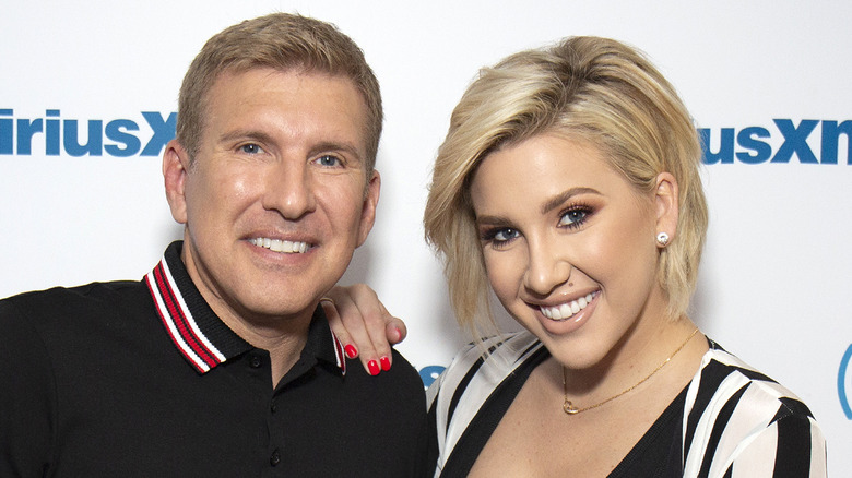 Todd et Savannah Chrisley posant ensemble