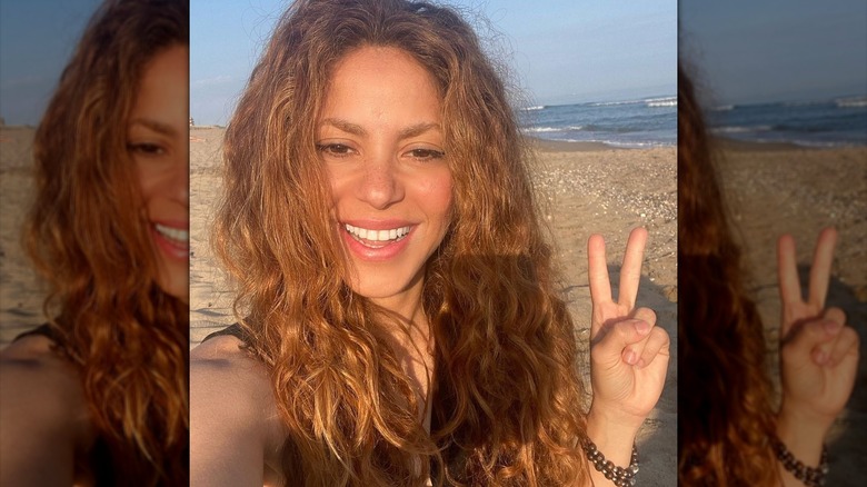 Shakira lance un signe de paix