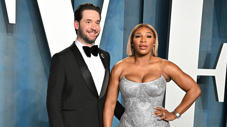 Serena Williams et Alexis Ohanian, posant ensemble lors d'un événement