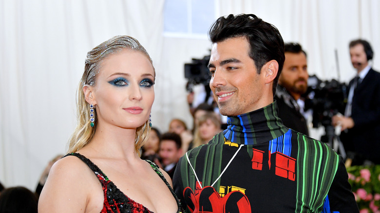 Sophie Turner et Joe Jonas tapis rouge 