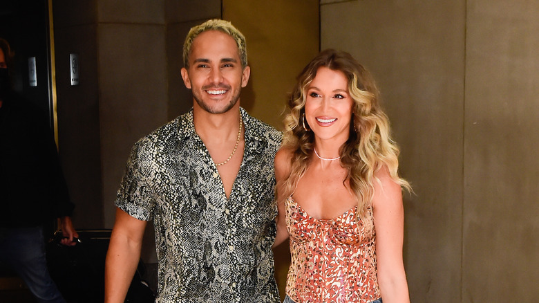 Carlos PenaVega cheveux blonds Alexa PenaVega cheveux bouclés