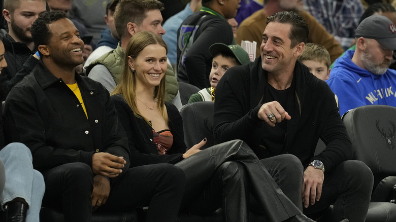 Mallory Edens assiste au match avec Aaron Rodgers