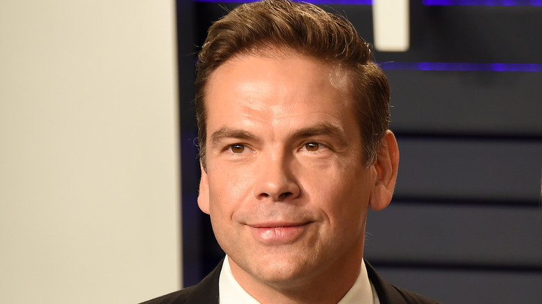 Lachlan Murdoch posant