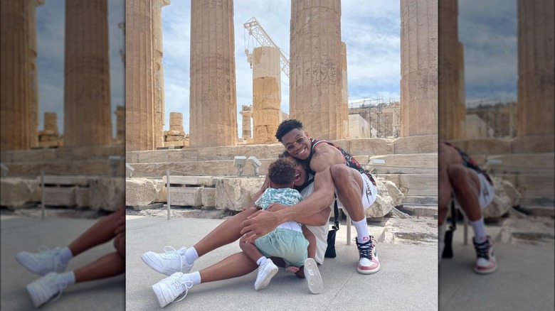 Giannis Antetokounmpo a rencontré Mariah Riddlesprigger en Grèce