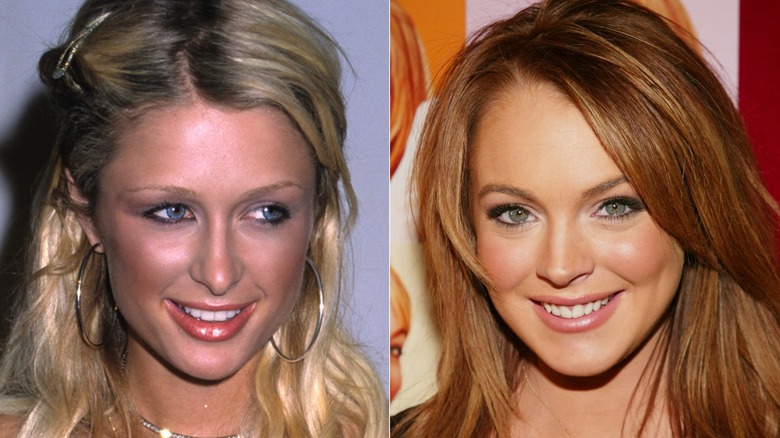 Paris Hilton souriant et Lindsay Lohan souriant