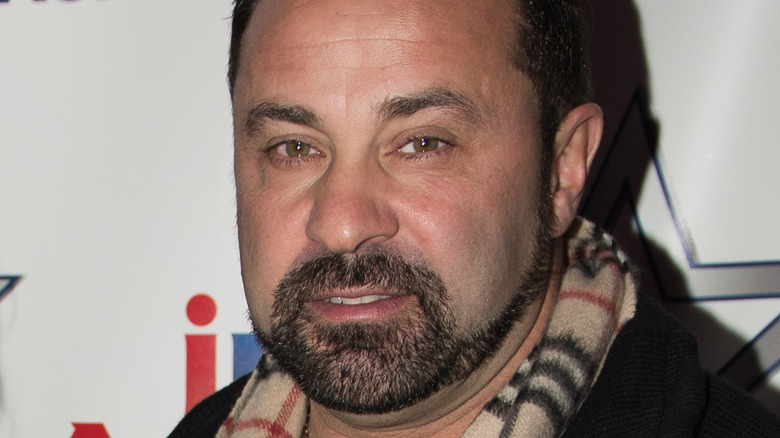 Joe Giudice posant