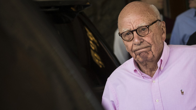 Rupert Murdoch grimaçant