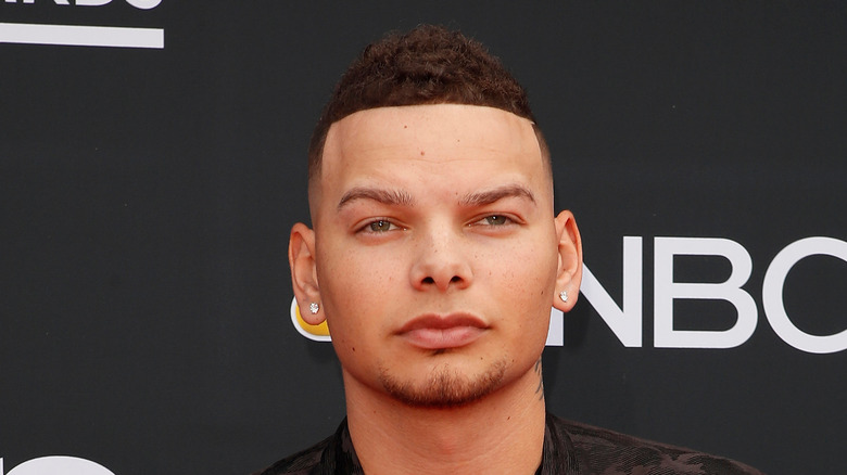 Ce que nous savons de la relation éloignée de Kane Brown avec son père