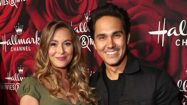 Des choses étranges à propos du mariage des stars de Hallmark Alexa et Carlos PenaVega