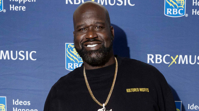 Shaquille O'Neal sur un tapis rouge 2023