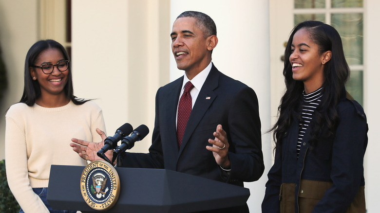 La mauvaise habitude que Sasha et Malia Obama ont prise de leur père