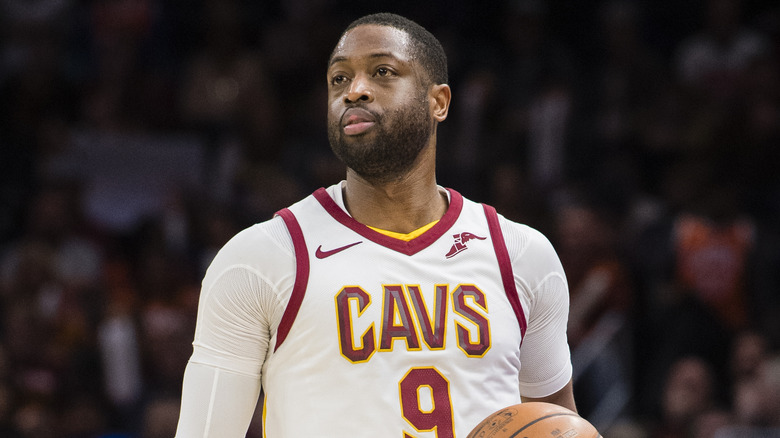 Dwyane Wade souriant sur le terrain