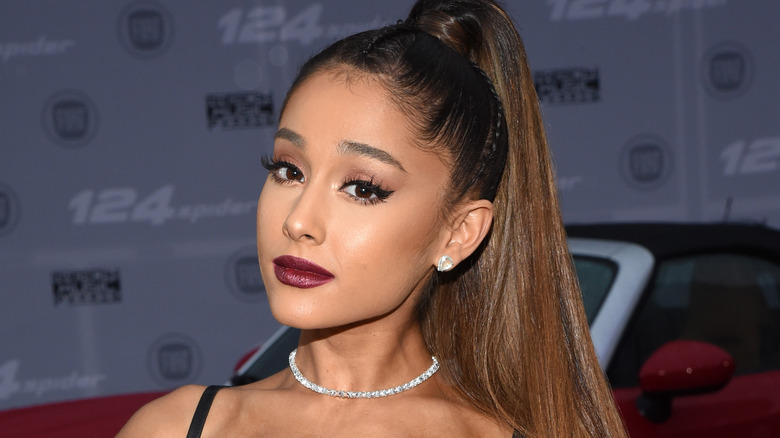 Les procédures cosmétiques qu’Ariana Grande admet avoir subies