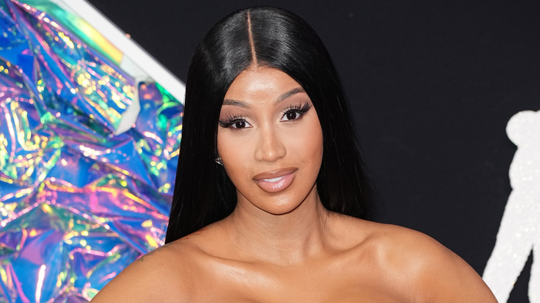 Quelle est la vraie signification des bongos de Cardi B et Megan Thee Stallion ?  Voici ce que nous pensons