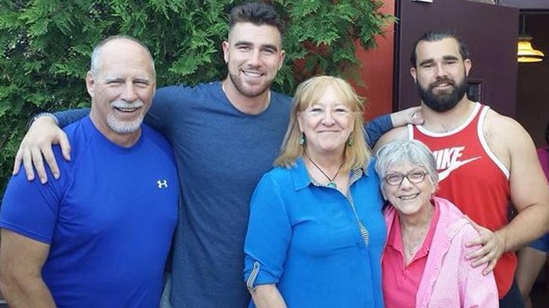 La famille Kelce posant