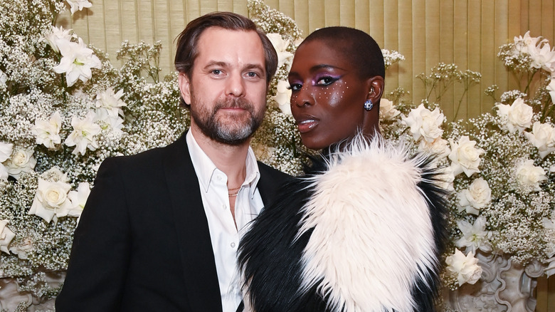 Joshua Jackson et Jodie Turner-Smith lors d'un événement