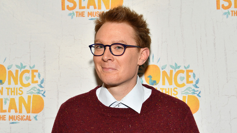 Clay Aiken souriant