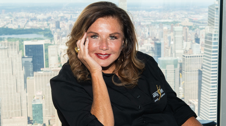 Abby Lee Miller posant à l'Empire State Building