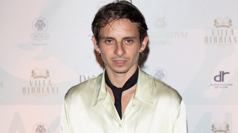 Moisés Arias posant