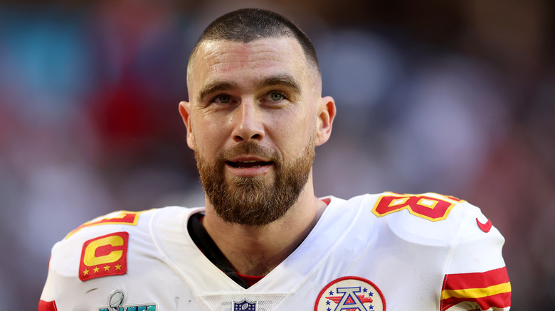 Travis Kelce souriant