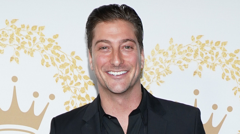 Daniel Lissing souriant