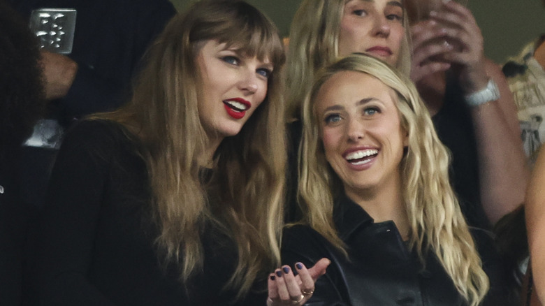 Taylor Swift et Brittany Mahomes parlent