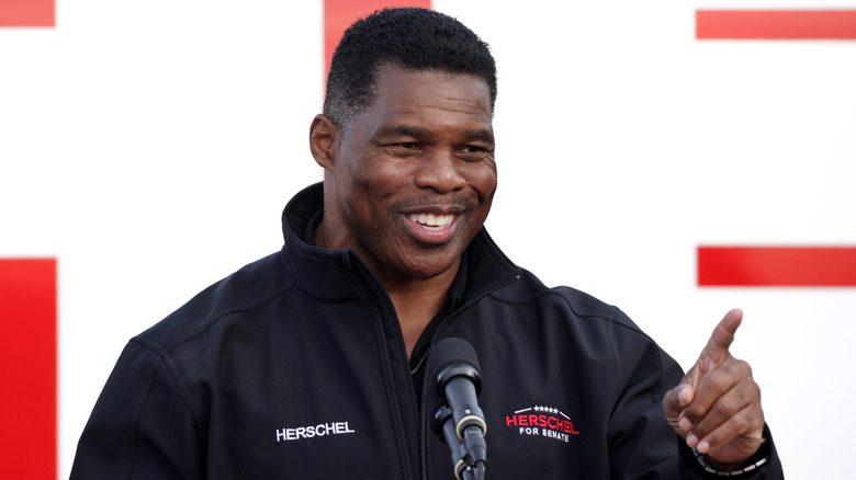 Herschel Walker souriant