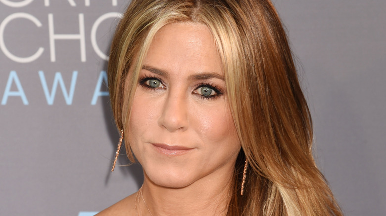 Jennifer Aniston souriante