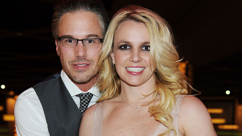 Jason Trawick et Britney Spears souriants