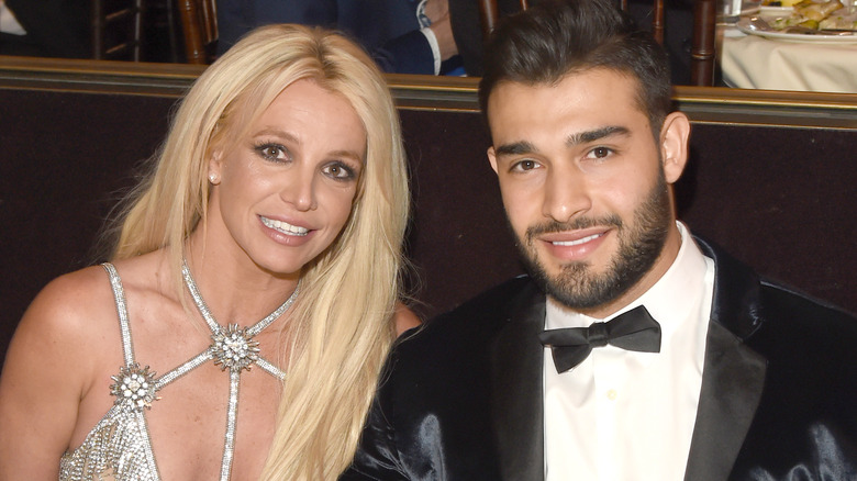 Britney Spears et Sam Asghari souriants