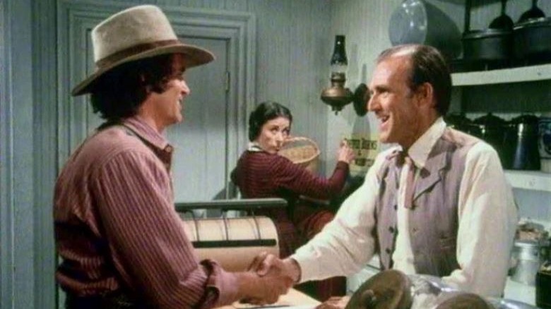 Richard Bull dans le rôle de Nels Olseon